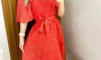 Imagem: VENDO vestidos, chama no zap