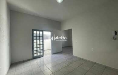 Imagem 10: Casa disponível para venda no bairro Segismundo Pereira em Uberlândia MG