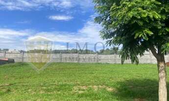 Imagem 2: Lote misto em avenida do condomínio Terras de Santa Martha