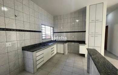 Imagem 9: Casa disponível para venda no bairro Segismundo Pereira em Uberlândia MG