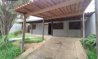 Imagem: Casa residencial com belo jardim à venda