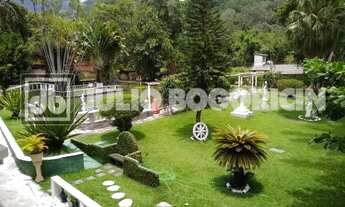 Imagem: Julio Bogoricin Venda Sítio Piscina Salões