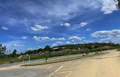 Imagem 2: Terreno de 4 ha, plano, 50% formado em baquearia, 80% terra de cultivo, Jaboticatubas