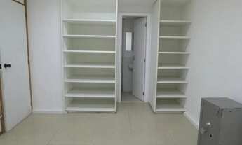 Imagem 4: Sala para alugar por R$ 2.300,00/mês ou para vender por R$180.000,00, 74 m² - Centro - Rio