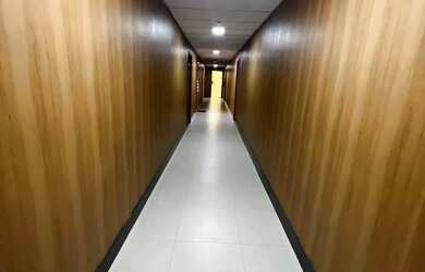 Imagem 3: Sala comercial mobiliada em Buraquinho (dois ambientes