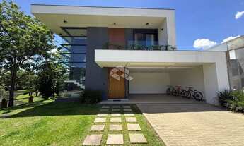 Imagem: Casa de esquina, 03 dormitórios, em condomínio