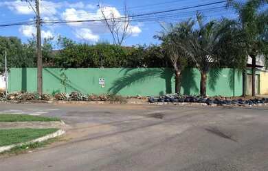 Imagem 2: CASA RESIDENCIAL - ESQUINA - NA QUADRA DA AVENIDA IPANEMA