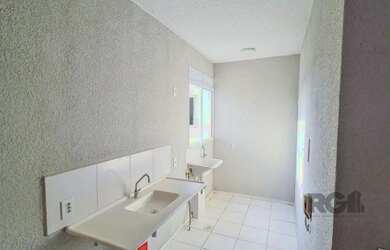 Imagem 4: Apartamento de dois dormitórios e uma vaga de garagem no bairro Mario Quintana em Porto Al