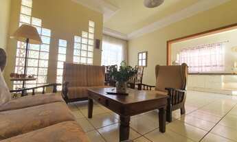 Imagem 5: Casa de 390m2 em terreno de 610m2, próximo ao Aeroporto