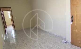 Imagem 2: Bairro Santos Dumont / Apartamento com 2 quartos e garagem / Perto do Bahamas Mix