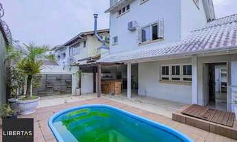 Imagem: Casa em condomínio com 242m2 no bairro