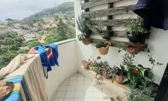 Imagem 4: Apartamento em Porto Alegre, no bairro Glória, com 2 dormitório(s), e 2 banheiro