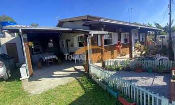 Imagem: Casa Mista com 4 Dormitórios e Amplo Terreno