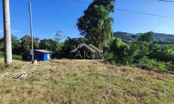 Imagem: Terreno em meio a natureza à venda em Picada