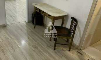 Imagem 6: Sala e quarto com vaga de garagem a venda em Copacabana posto 5