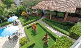 Imagem 2: Belíssima Casa em Aldeia dos Camarás - PE. Condomínio Fechado, Beira de Pista, 07 Suítes