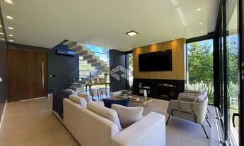 Imagem 4: Casa de esquina, 03 dormitórios, em condomínio fechado