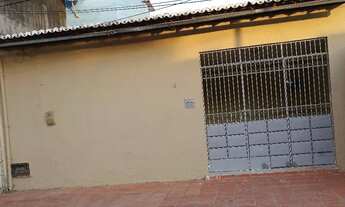 Imagem: Casa em boa localização no Parque de Exposições