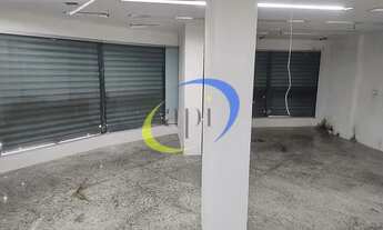 Imagem 2: Oportunidade excelente para locação! Loja comercial com localização privilegiada no coraçã