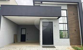 Imagem: Casa à venda com 3 quartos, sendo 1 suíte