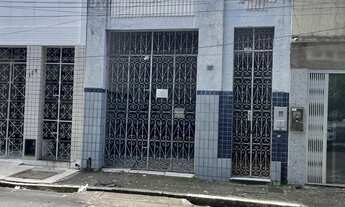 Imagem: Gt Casa em frente à praça camerindo