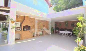 Imagem 2: Casa linda em condomínio, 2 vagas + grande área externa