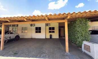 Imagem: Casa em condominio, repleta em marcenaria