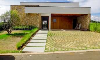 Imagem: Casa térrea nova no Condomínio Villas