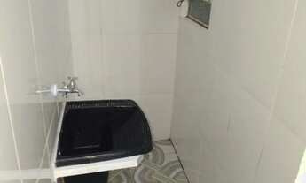 Imagem 4: ALUGA SE KITNET Casa com 1 dormitório