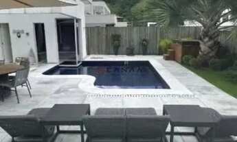 Imagem 2: Casa Duplex de Alto Padrão no Condomínio Porto Frade, Angra dos Reis/RJ