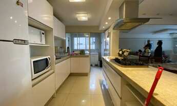 Imagem 2: Apartamento no bairro FRENTE MAR em Balneário Camboriú