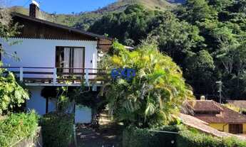 Imagem 3: Casa colonial em Carangola, Petrópolis/RJ