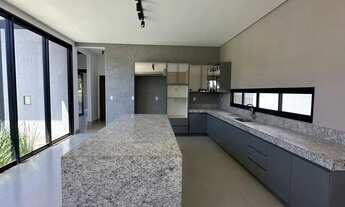 Imagem 5: Casa para aluguel e venda tem 550 metros quadrados com 4 quartos