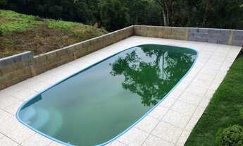 Imagem 3: Edícula com piscina antes do Centro de Ibiúna