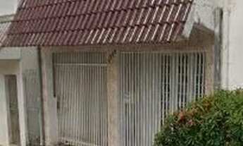 Imagem 4: ? Espaçosa Casa no Alto Boqueirão de 3 Quartos com Área de Churrasqueira Coberta ?