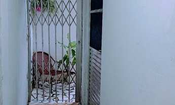 Imagem: Incluso água e luz) Alugo quarto independente