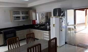 Imagem 6: Excelente sobrado com piscina em localização privilegiada ao lado Cajubá Country Club