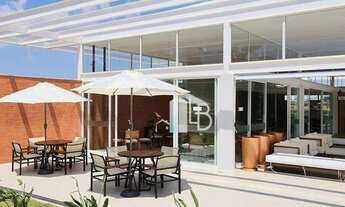 Imagem 4: Casa alto padrão com quatro quartos e área gourmet completa