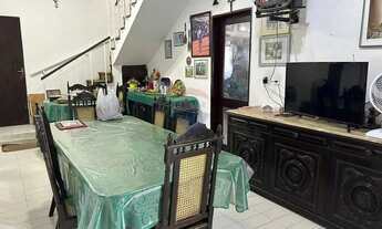 Imagem 4: Casa Ampla à venda no Centro de Maceió, com 9 Quartos, sendo 3 suítes e 5 vagas de garagem