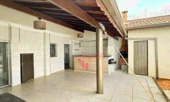 Imagem 2: Sobrado à Venda de 02 Suítes no Bairro São Jorge em Jardinópolis com Piscina