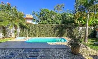 Imagem 4: Casa mobiliada - 4 dormitórios - 3 suítes - Pátio com piscina - Jurerê Internacional - Flo
