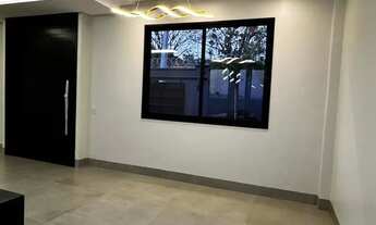 Imagem 2: Sobrado de 3 suítes Morro do Mendanha Vista Panorâmica de Goiânia Casa de Rua com 3 Quart