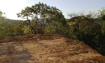 Imagem 4: Ds(terreno rodeado pelo verde!!