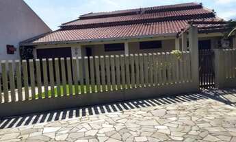 Imagem 2: Sobrado na quadra do mar Bal. Rosa dos Ventos na Praia de Itapoá/SC SO0120