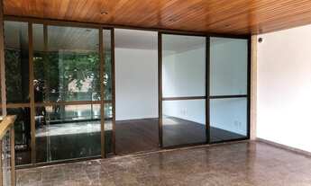 Imagem 2: Jardim Oceânico - Apartamento 4 Quartos com 204m². Quadra da Praia. Frontal