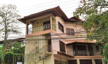 Imagem: Casa com 6 dormitórios à venda, 321 m²