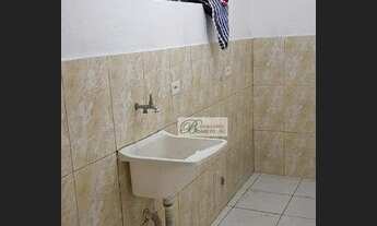 Imagem 5: Casa com 3 Cômodos, 1 Vaga de Garagem para alugar, 50 m² por R$ 700,00/mês - Jardim Zaira