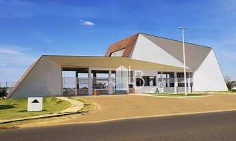 Imagem 4: Casa alto padrão no Condomínio Arts com três quartos e varanda gourmet completa