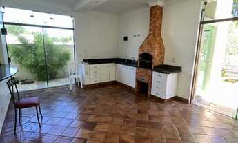 Imagem 2: Casa de condomínio sobrado para venda tem 310 metros quadrados com 5 quartos