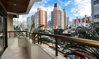 Imagem 2: APARTAMENTO AMPLO COM 4 QUARTOS SENDO 1 SUÍTE 2 VAGAS E SACADA COM CHURRASQUEIRA NO CENTRO